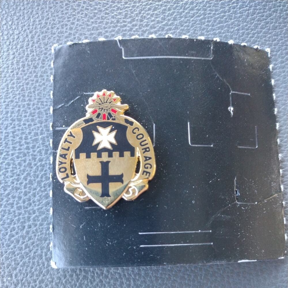 🌟US Army 5th Cavalry "Black Knights" DUI Unit Crest, Hat Lapel Pin, Small 1/2"